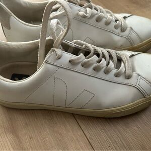 Veja Woman  Sneakers Size 8